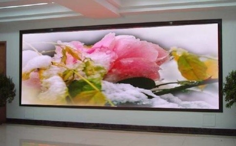 成都led顯示屏廠家：清洗led顯示屏需要用到哪些設(shè)備設(shè)施？