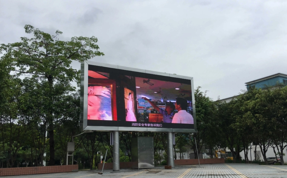 成都LED顯示屏：探索防護壁壘，防水防塵技術(shù)剖析